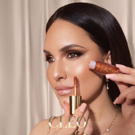 La PIEL Cleo Highlighter Oil Model Makeup
