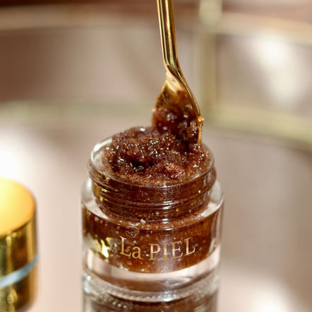La PIEL Coffee Jaffa Lip Scrub Jar Spoon