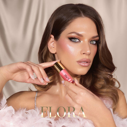 La PIEL Flora Highlighter Oil Model Application
