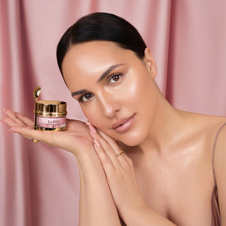 La PIEL Glow Face Cream Model With Jar