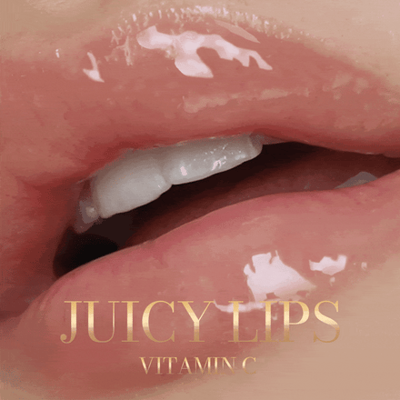 La PIEL Juicy Lips Vitamin C Natural Lip Oil Glossy Lips Closeup
