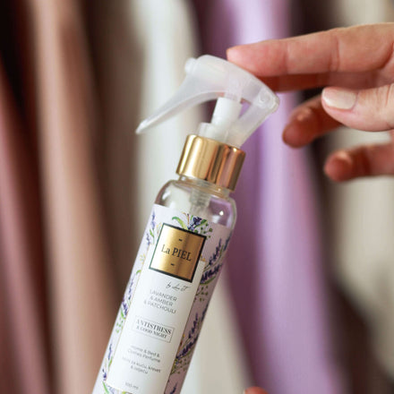 La PIEL Antistress Pillow Spray Hand Closeup