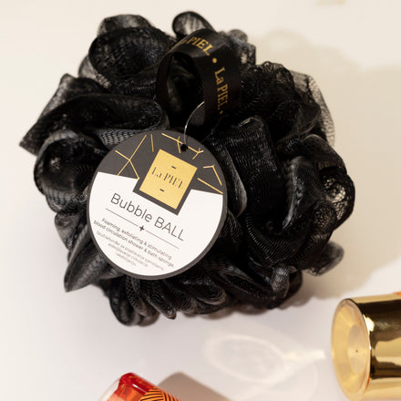 La PIEL Black Shower Pouf Product Lifestyle